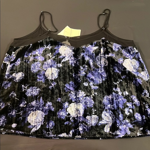 NWT Lucky Brand Black and Purple Velvet Floral Plus Size Tank, 2X - Picture 6 of 7